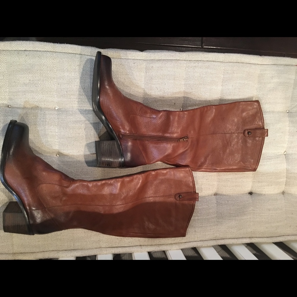 Jessica Simpson boots